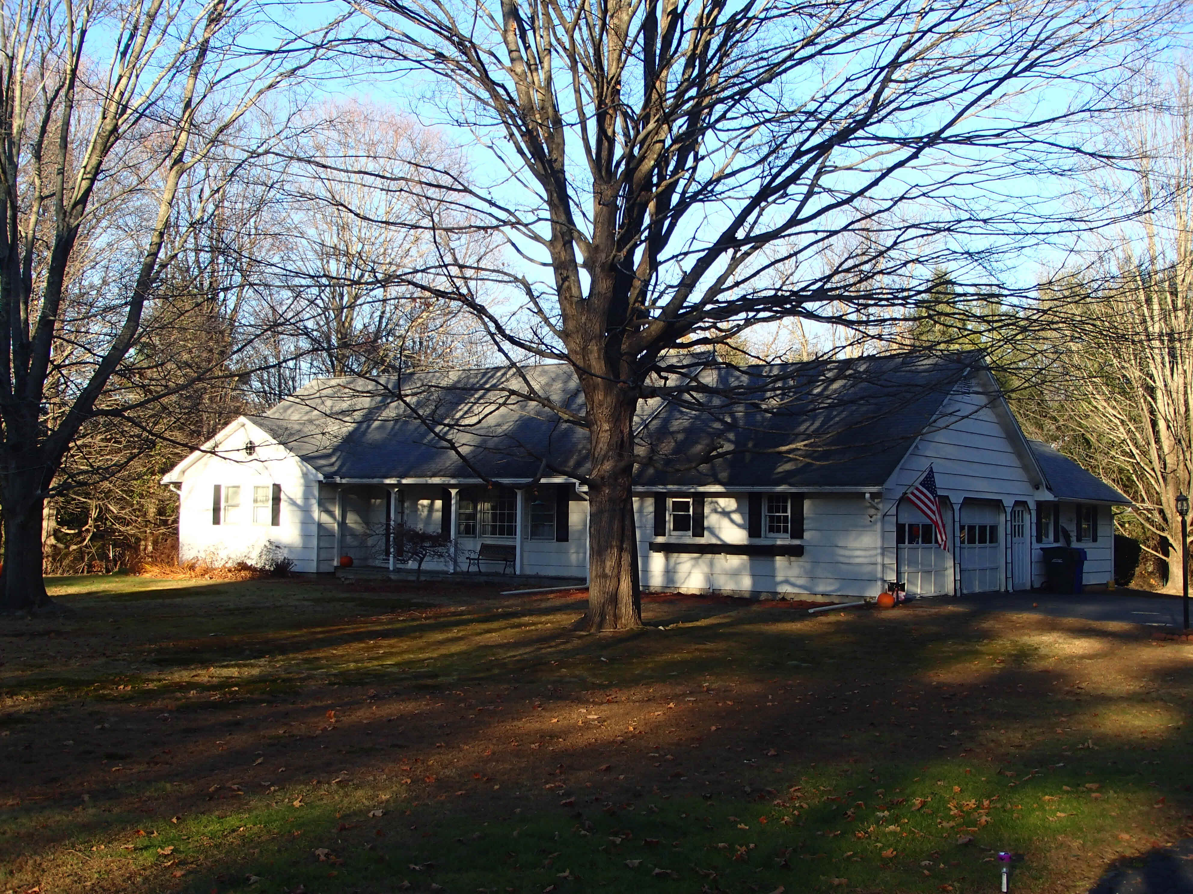 Building photograph for 40 HUT HILL RD